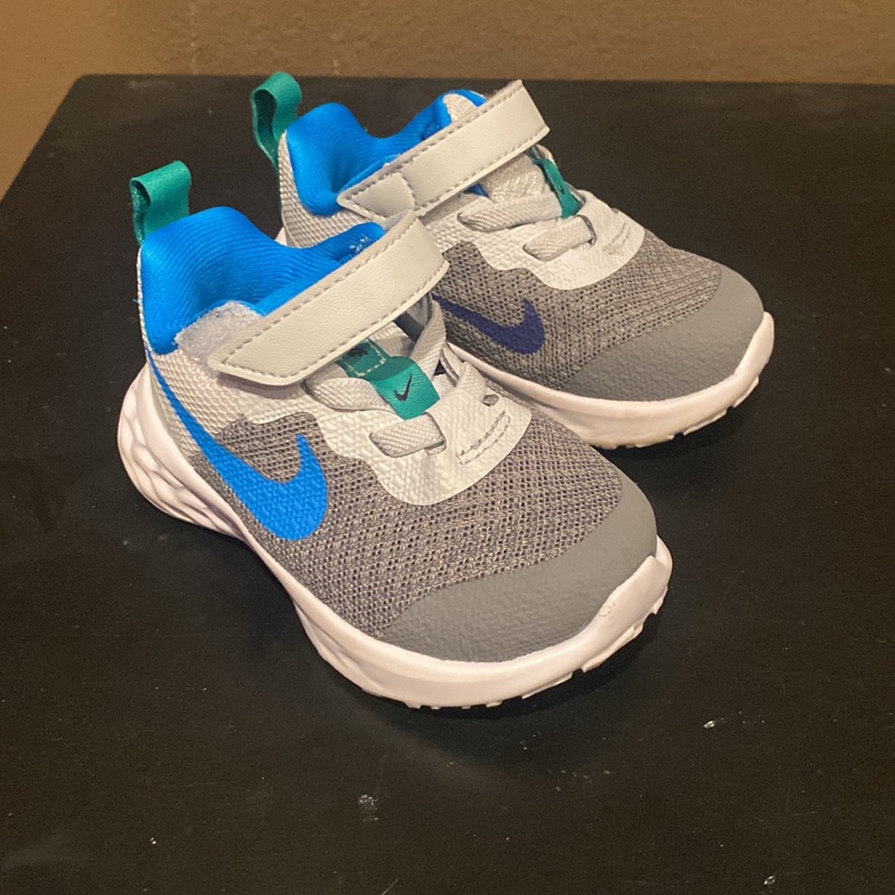 Baby Nikes size 4C